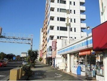 ローソン衣掛町店：80m