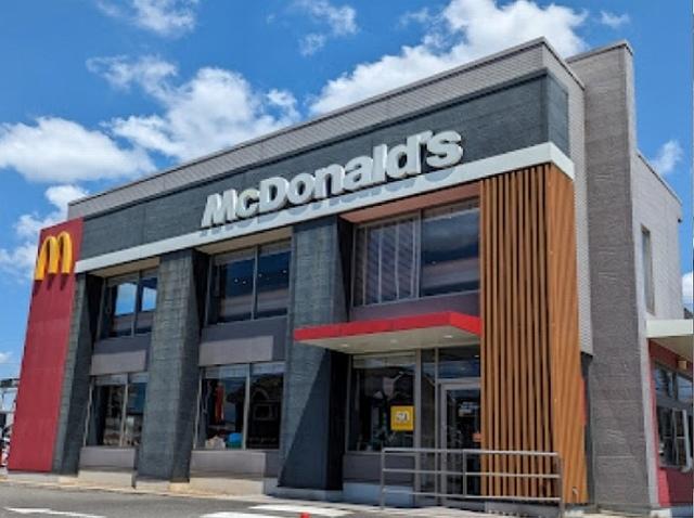 マクドナルド：1800m