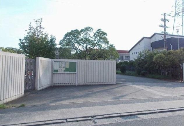 若宮小学校：900m