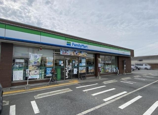 ファミリーマート加東木梨店：550m