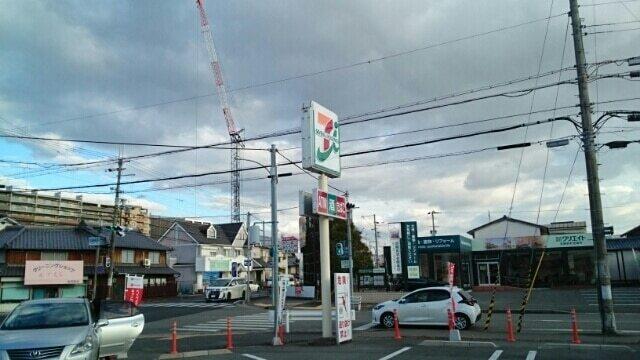 セブンイレブン：820m