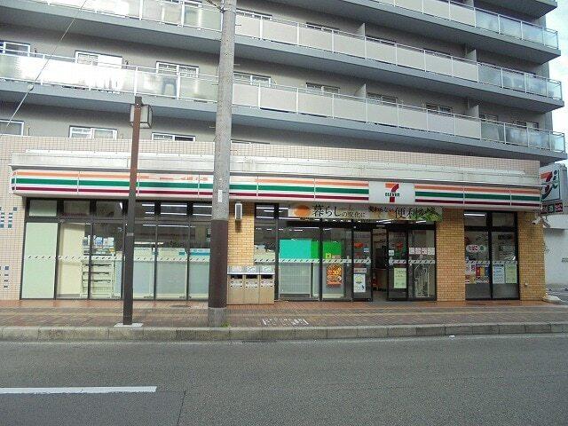 セブンイレブン：180m