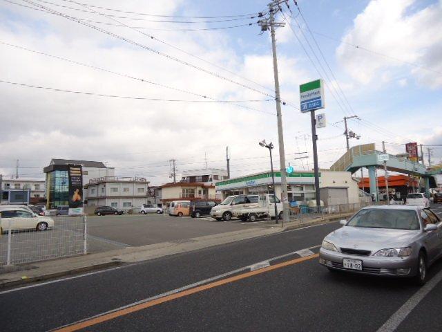 ファミリーマート三木志染店：1990m