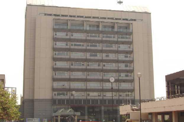 市役所：1500m