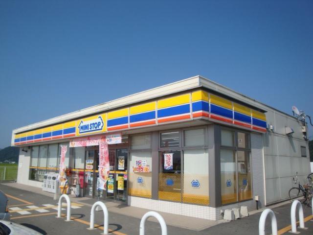 ミニストップ：580m