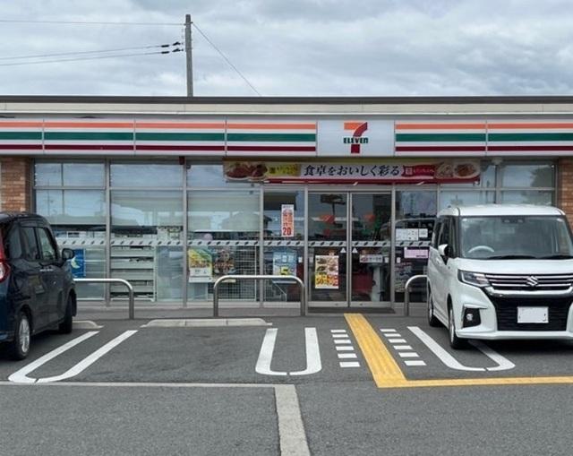 セブンイレブン社町社店：750m