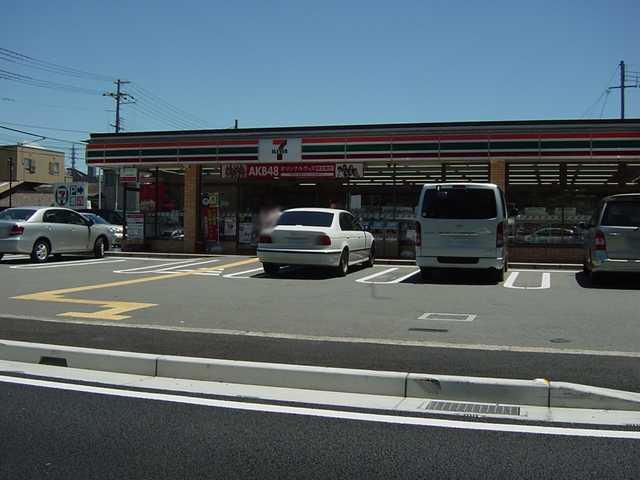 セブンイレブン姫路亀山店：340m