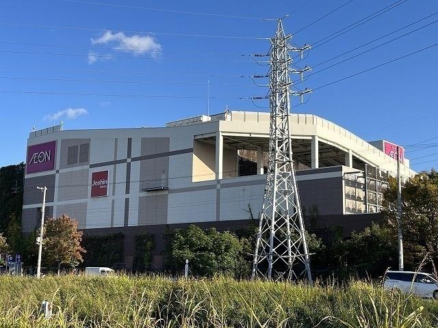 イオンモール：1000m