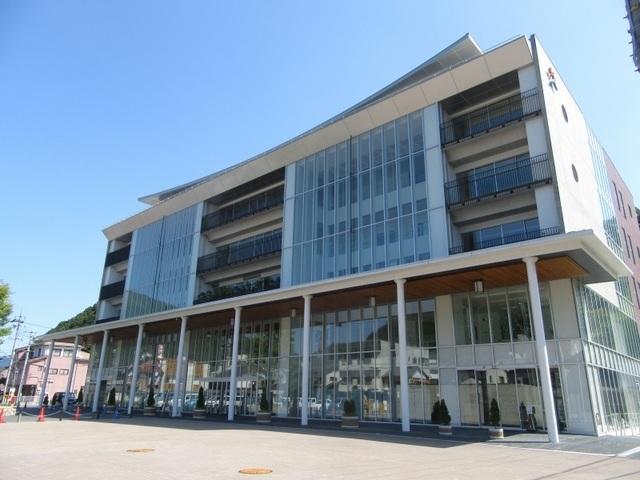 朝来市役所：950m