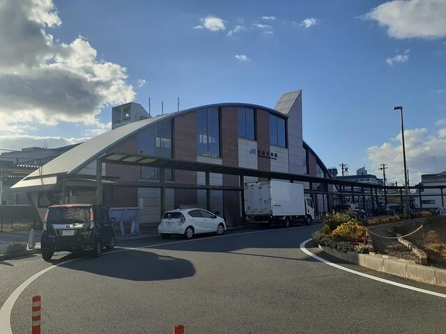 東加古川駅：146m