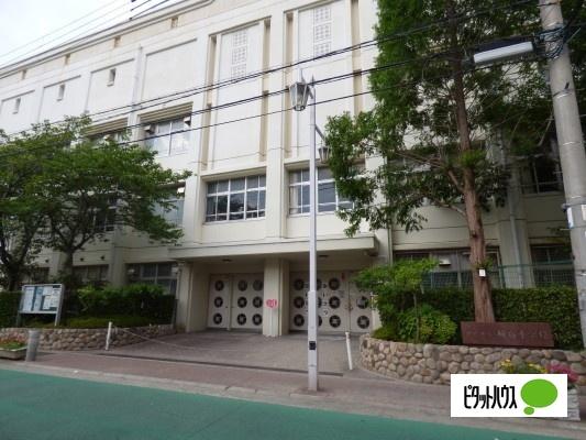 神戸市立板宿小学校：422m