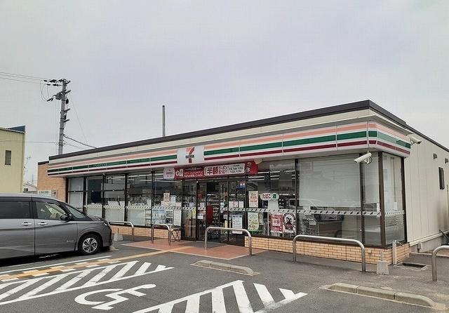 セブンイレブン：450m