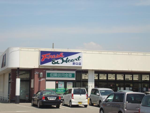 マルアイ野口店：527m