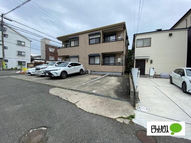 サザンクロス（101） 駐車場