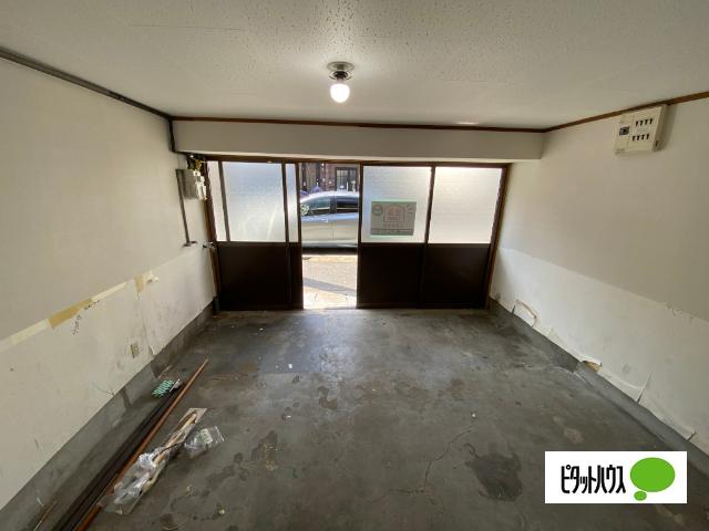 駒ケ林町4丁目貸家（1） 駐車場