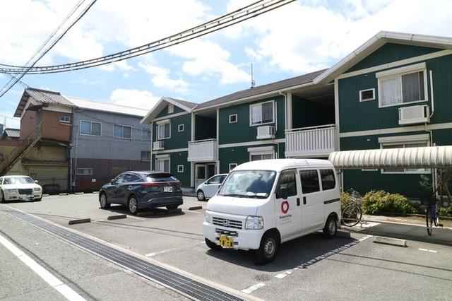 グリーンコート手柄（102） 駐車場