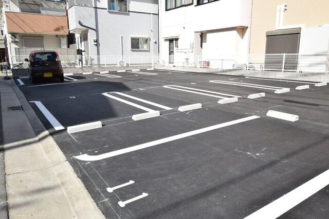 ブリランテ川西通　A（303） 駐車場