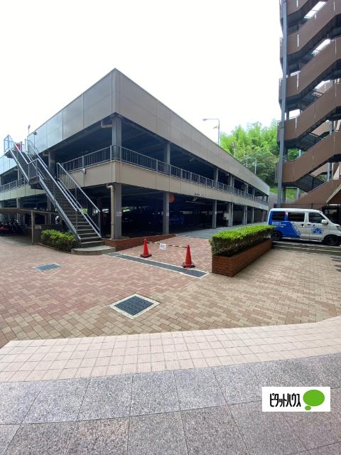 リブコートフェリス須磨山手台（803） 駐車場