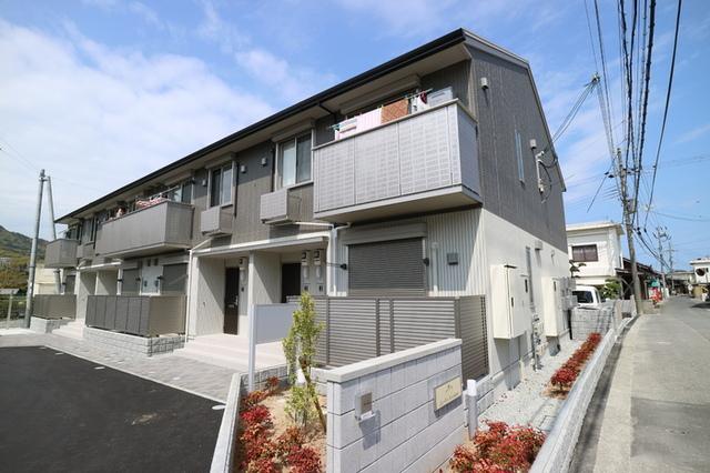  築7年8ヶ月 2階建の賃貸物件