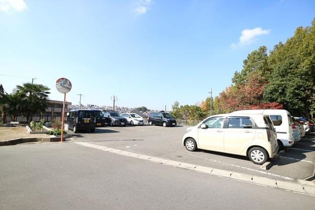 DヴェルジェⅢ（202） 駐車場