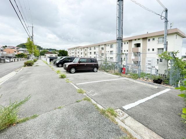 ロイヤルマンション１号棟（202） 駐車場