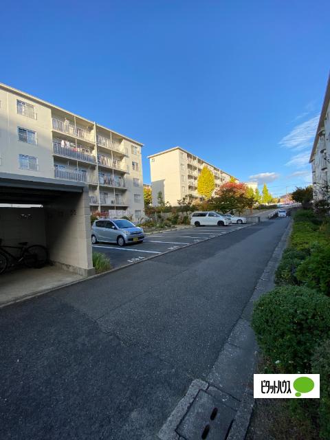明舞十三団地46号棟（308） 駐車場