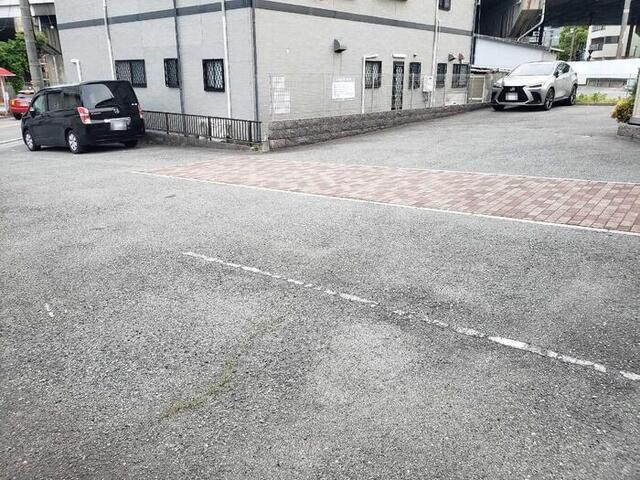 シェノワめふ（105） 駐車場