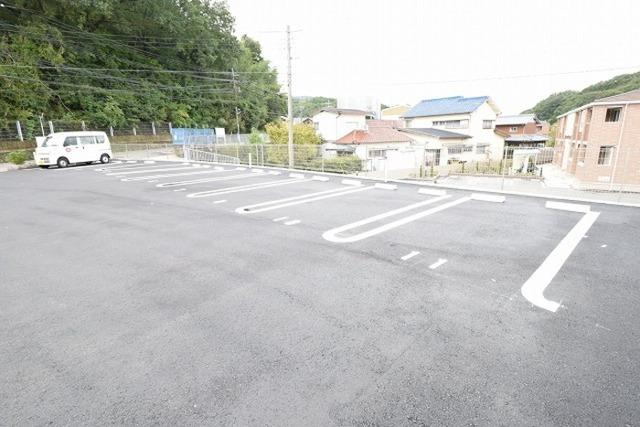 Arpege（101） 駐車場