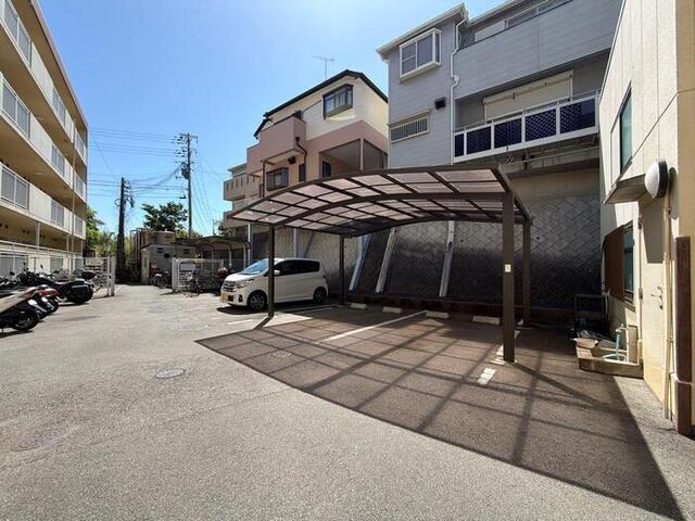 クレール加茂（411） 駐車場