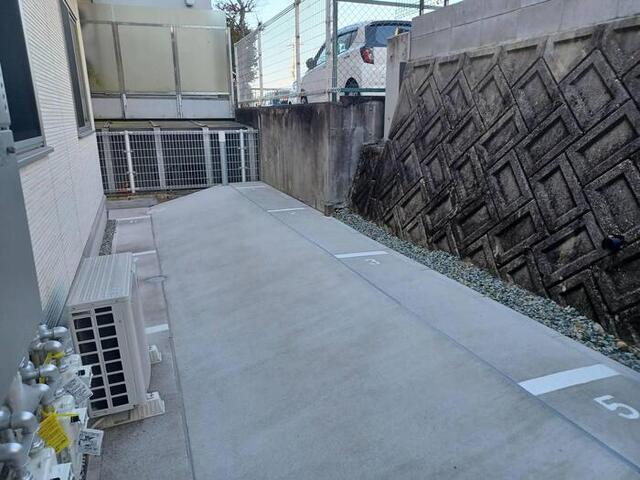D-roomクロス（102） 駐車場