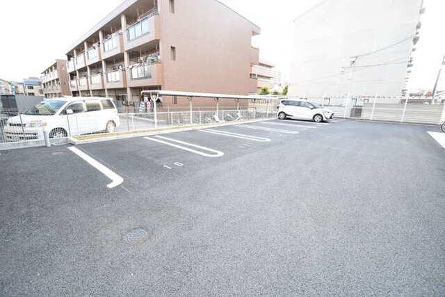 T-Village（302） 駐車場