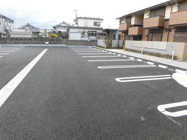 グランレーヴ壱番館（102） 駐車場
