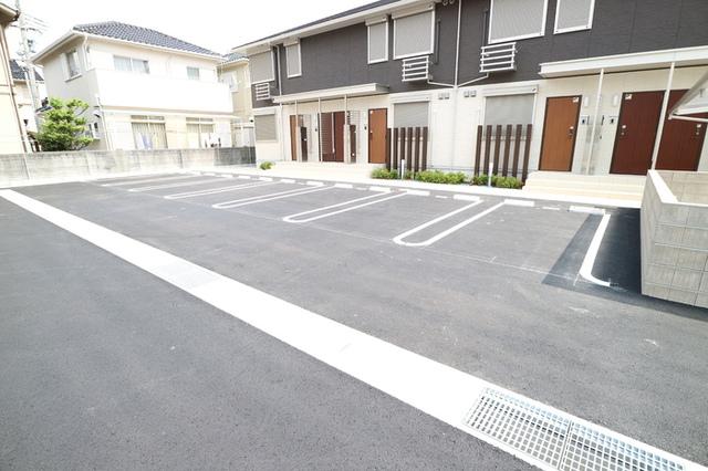 サンロイヤル（103） 駐車場