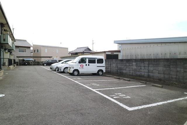 ソラリオ滝野（206） 駐車場