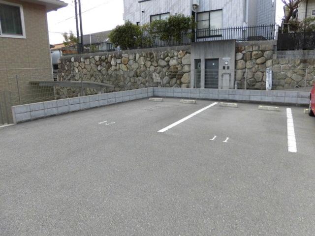 サニーレジデンス（102） 駐車場