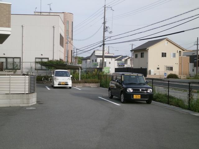 モダンコート曽根　A棟（103） 駐車場