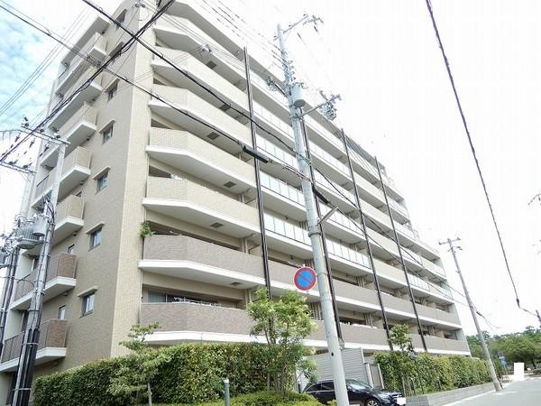 まだまだ新しい物件で外観も綺麗です♪