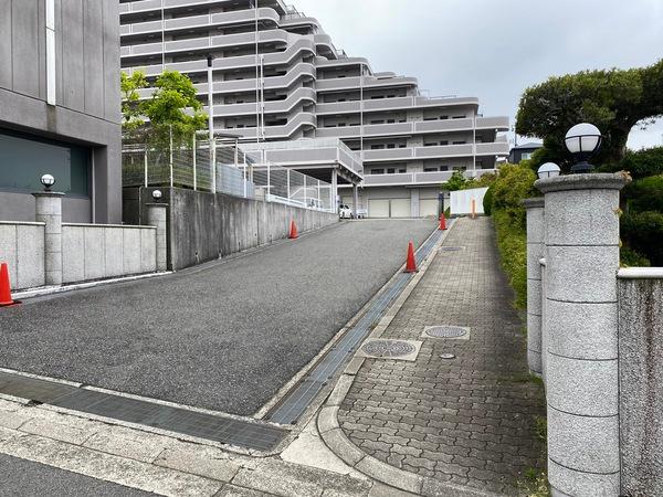 エクセルコート南五葉 駐車場