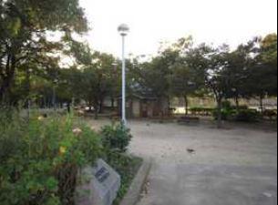 中加賀屋公園：1127m