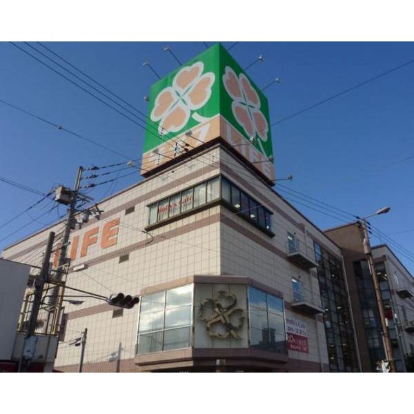ライフ巽店：65m