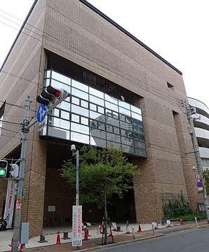 大阪市立島之内図書館：811m