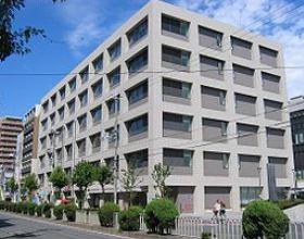 大阪市淀川区役所：721m