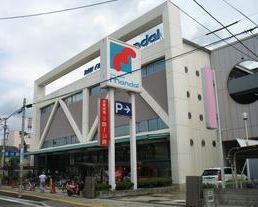 万代山本店：715m