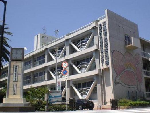 大阪市此花区役所：1611m