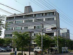 富田林警察署：906m