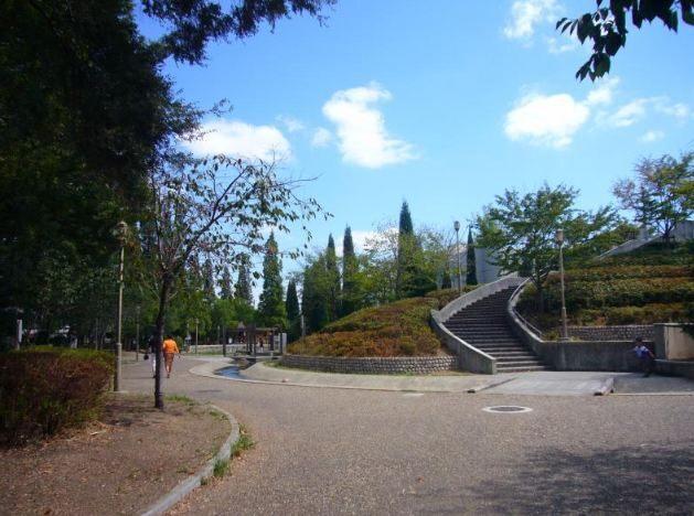 新駅8号公園：1089m