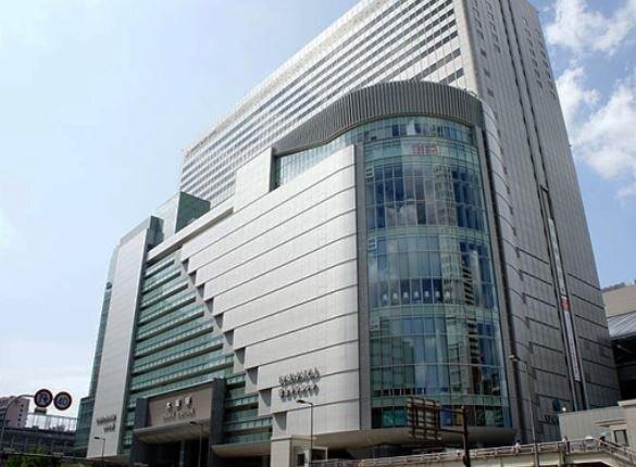 大丸梅田店：1026m