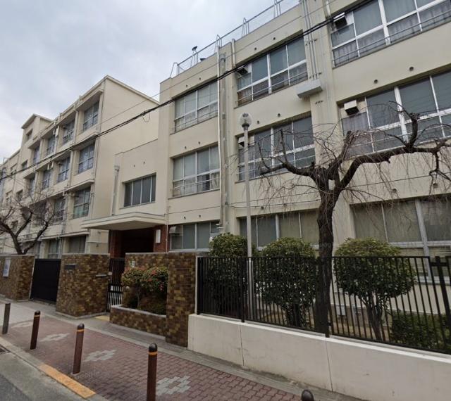 大阪市立東住吉中学校：792m