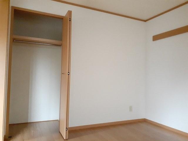 レーゲンボーゲン大美野（102） 収納