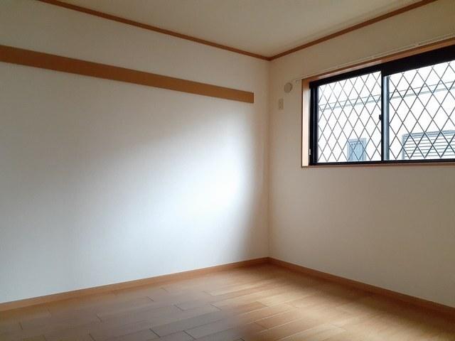 レーゲンボーゲン大美野（102） 室内